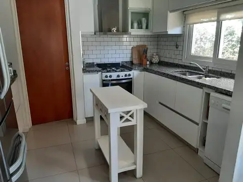 Espectacular Casa En Alquiler Anual Barrio Los Lagos Nordelt