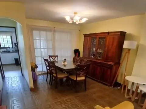 Departamento 5 ambientes con 2 baños