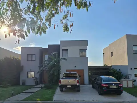 Barrio Santa Elena, Pilar del Este