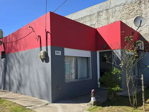 Casa de 3 ambientes en venta en Longchamps 