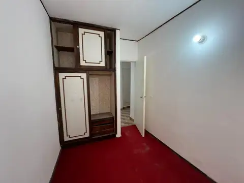 Venta de Casa de Pasillo de Dos Dormitorios en Bella Vista-Rosario