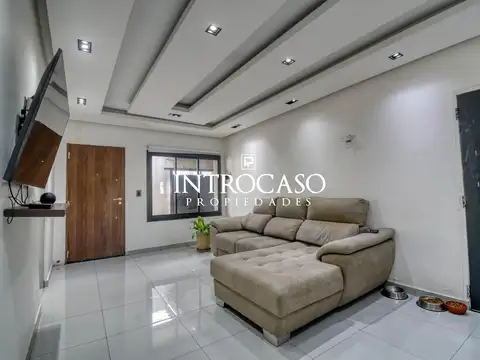 Casa 6 ambientes con 3 baños