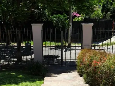 Casa 7 ambientes con 5 baños