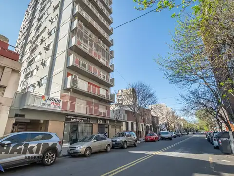 DEPARTAMENTO 3 AMBIENTES, CON COCHERA FIJA CUBIERTA EN VILLA URQUIZA