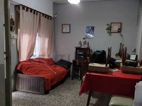 37 Entre 120 y 121 - PH EN VENTA DE DOS DORMITORIOS CON PATIO