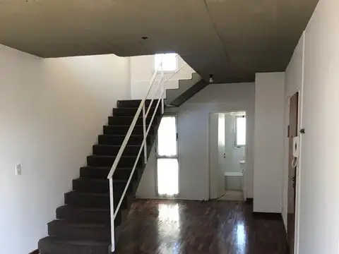 LUMINOSO DUPLEX 2 AMB CON AMPLIOS BALCONES Y 2 BAÑOS