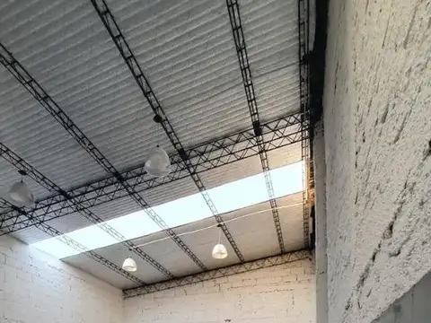 Galpon en Venta 10  mts Frente