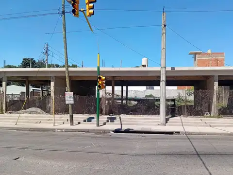 Local en Alquiler en Isidro Casanova, $ 450.000