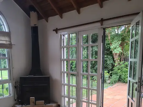 Casa 5 ambientes con 3 baños