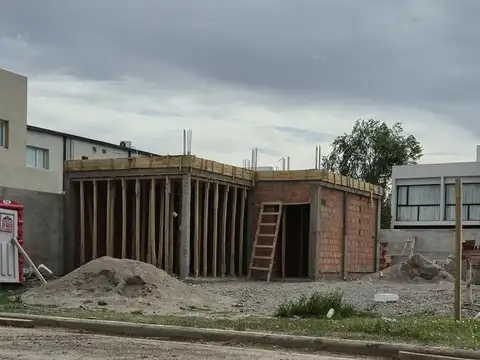 Depto Tipo Casa en Venta con 1 cocheras
