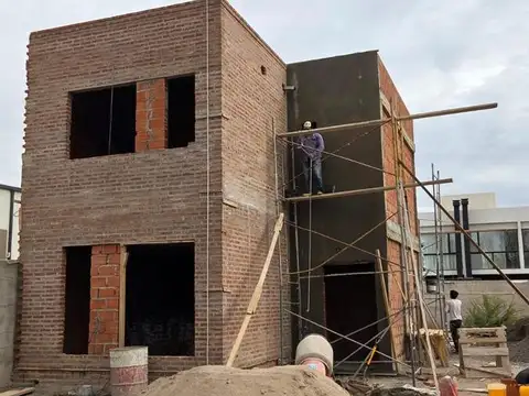 EN VENTA DÚPLEX 2DORM   ESCRITORIO | B° RINCÓN LINDO - CIPOLLETTI | EN CONSTRUCCIÓN