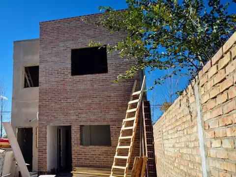 Depto Tipo Casa en Venta con 1 cocheras