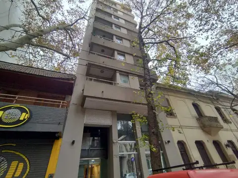 56 e/ 9 y 10 700, Piso 1