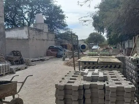 VENTA GALPON EN TOLEDO CORDOBA APTO COMERCIAL