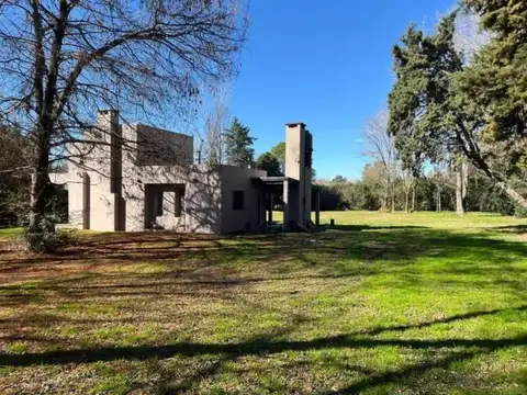 Casa en Venta con 4 cocheras