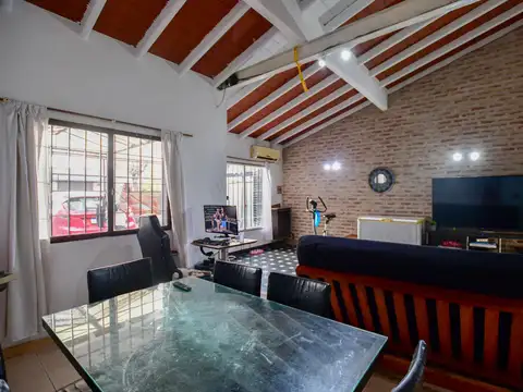 Depto Tipo Casa en Venta 40 años