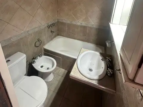 Av. Luro 5500, Piso 1