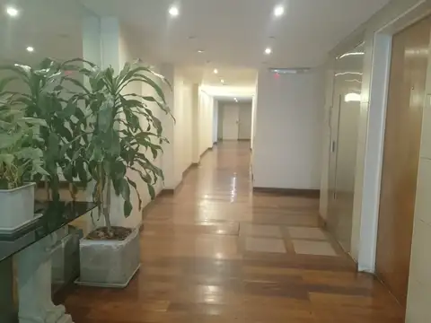 3 AMBIENTES AL FRENTE CON BALCON 7 PISO