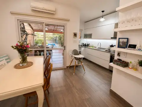 Casa Triplex  en Venta en De Vicenzo Grande, Del Viso, Pilar
