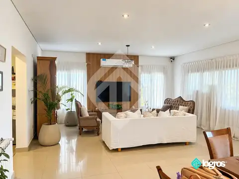 Casa en Venta en Jardines De San Lorenzo, USD 390.000