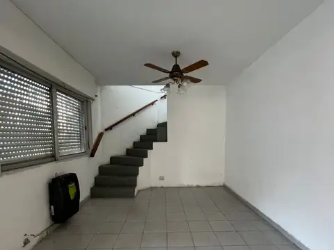 Depto Tipo Casa en Venta con 1 cocheras