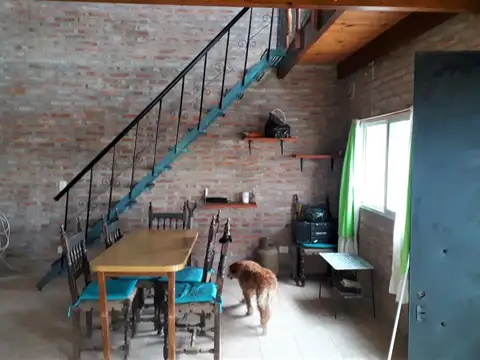 Casa en Alquiler con 2 cocheras