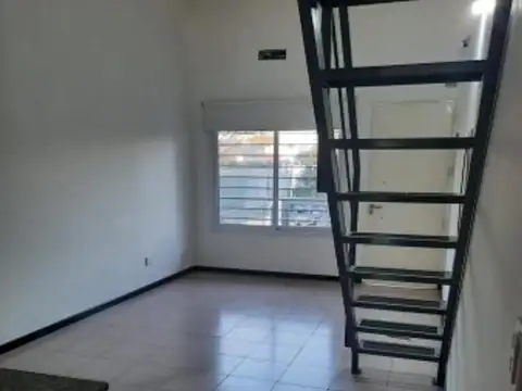 Depto Tipo Casa 2 ambientes con 1 baño