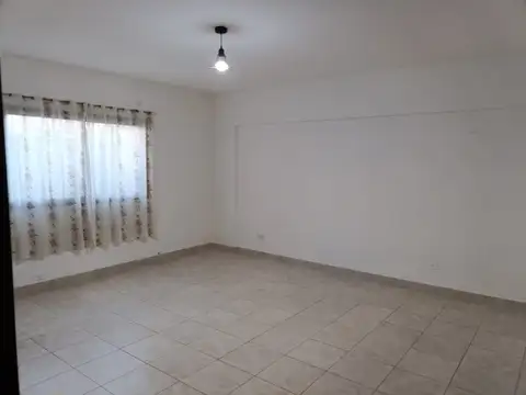 Esmeralda 400, Piso 4