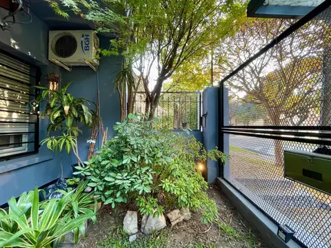 Venta Casa 5 ambientes quincho jardin garage