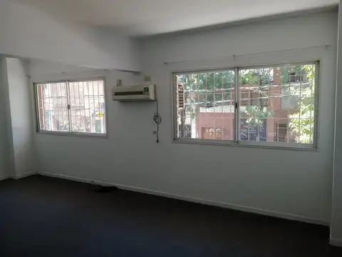 AV JUJUY 1100, Piso 1