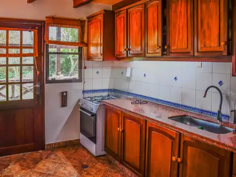 Casa en Venta con 3 cocheras