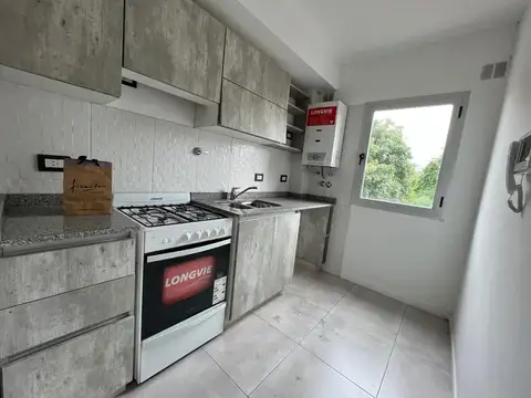 Departamento en Alquiler en Ituzaingo Norte, $ 680.000