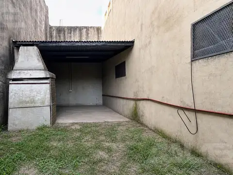 GALPÓN | 4 AMBIENTES | DOBLE INGRESO ALTURA | ZONA INDUSTRIAL | COCHERA | ITUZAINGÓ NORTE