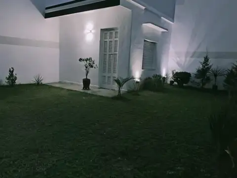 Casa en venta en Pompeya TABARE 1500