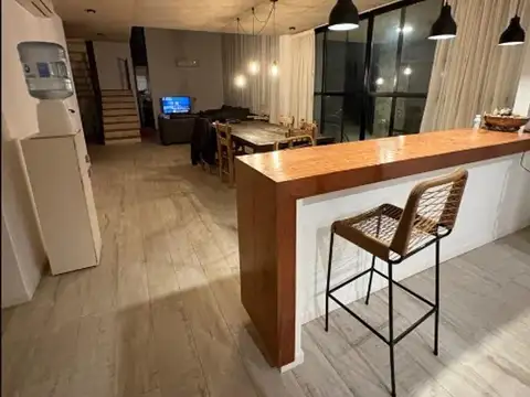 Casa en Venta con 4 cocheras