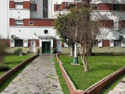 Bonifacio 4100, Piso 2
