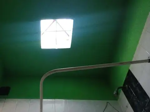 Casa 5 ambientes con 1 baño
