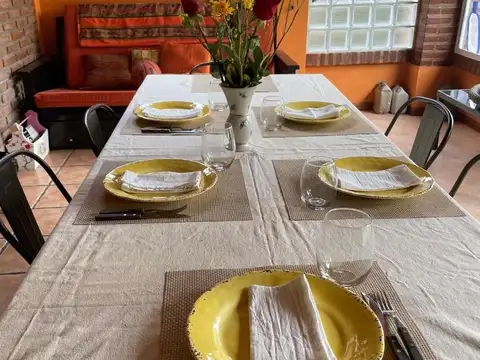 Casa en Venta con 3 cocheras