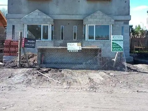 Casa duplex en venta - 2 dormitorios 1 baño - en construcción - 55mts2 - Junin De Los Andes