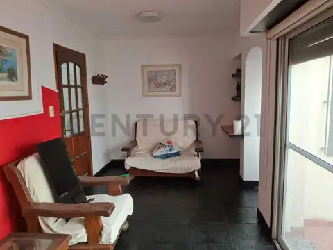 CASA VENTA PIÑEYRO 5 AMBIENTES CON COCHERA Y TERRAZA