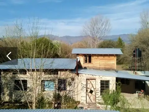 Se vende excelente oportunidad! Casa céntrica en Villa de las Rosas, Traslasierra