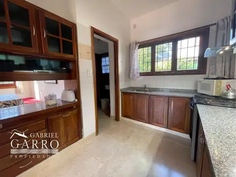 Casa 4 ambientes con 2 baños