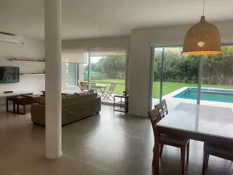 Casa en Alquiler de 4 dormitorios