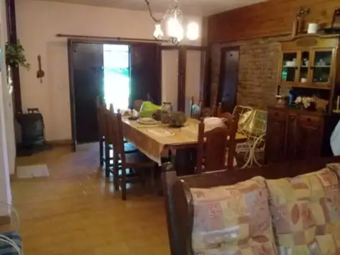 CASA QUINTA  (BARRIO EL CASCO A 2 CUADRAS DE LA RUTA 24  Y 15 CUADRAS DE ACCESO OESTE).