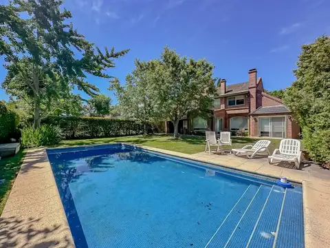 Apto Crédito Casa 6 amb c/parque y pileta