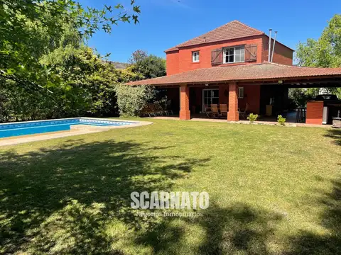 Casa 4 ambientes con 3 baños