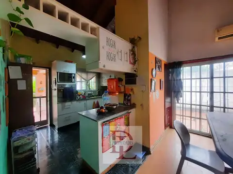 Casa en Alquiler con 1 cochera