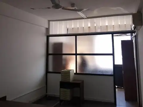 Oficina en 5° piso al frente