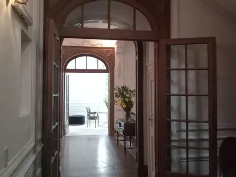 GRAN OPORTUNIDAD DE INVERSION, EXCLUSIVO PETIT HOTEL, ESTILO FRANCES EN RECOLETA, APTO TODO DESTINO