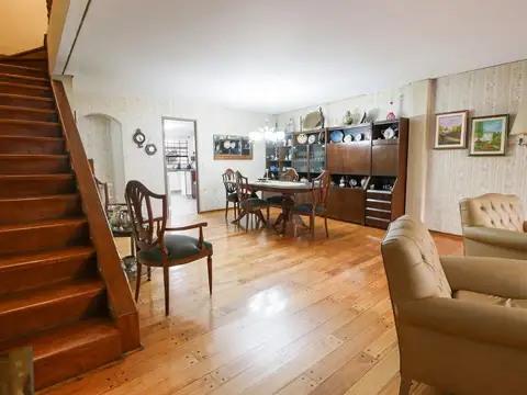 VENTA DUPLEX 4 AMB 2 COCH PATIO PARRILLA -FLORESTA